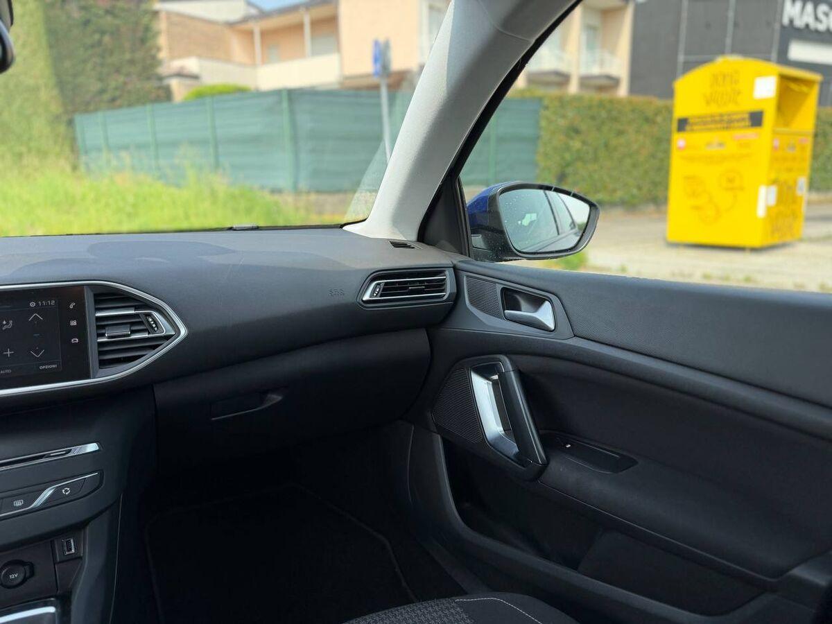 Peugeot 308 1.6 bluehdi Active s&s 100cv