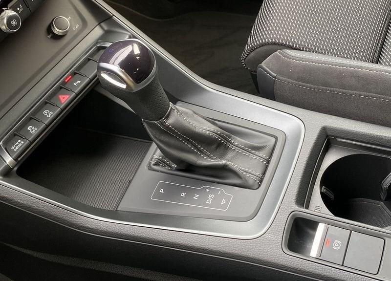 Audi Q3 SPB S Line interno ed esterno 2.0 TDI 150CV S-Tronic 35