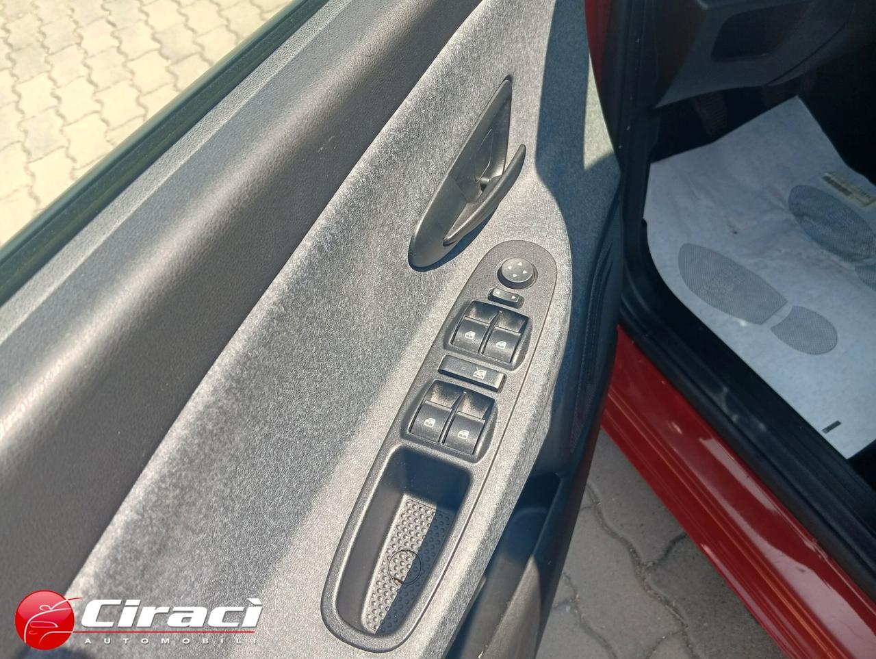 Lancia Ypsilon 1.2 69 CV 5 porte GPL Ecochic Elefantino Blu