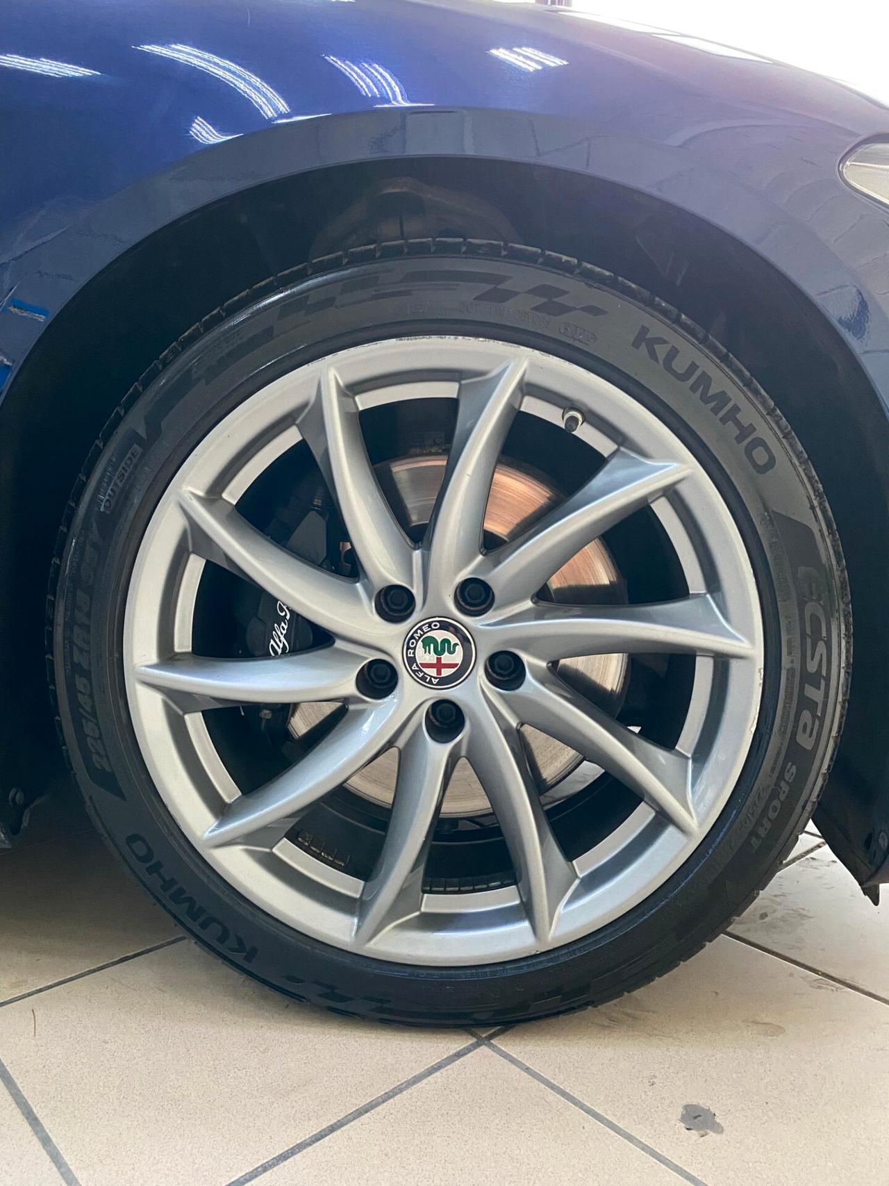 Alfa Romeo Giulia 2.2 Turbodiesel 210 CV AT8 AWD Q4 Veloce Ti