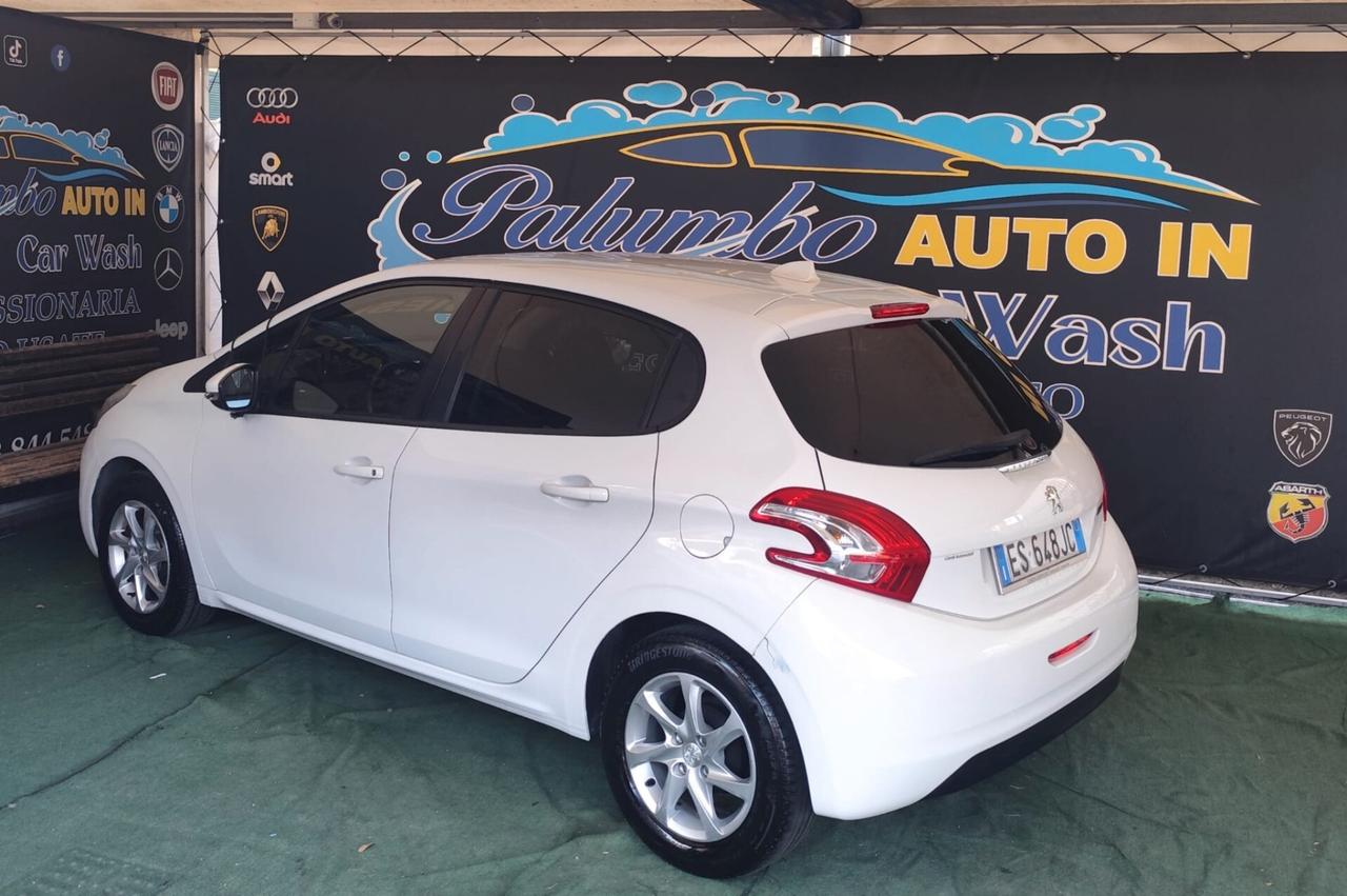 Peugeot 208 1.4 HDi 68 CV 5 porte Allure