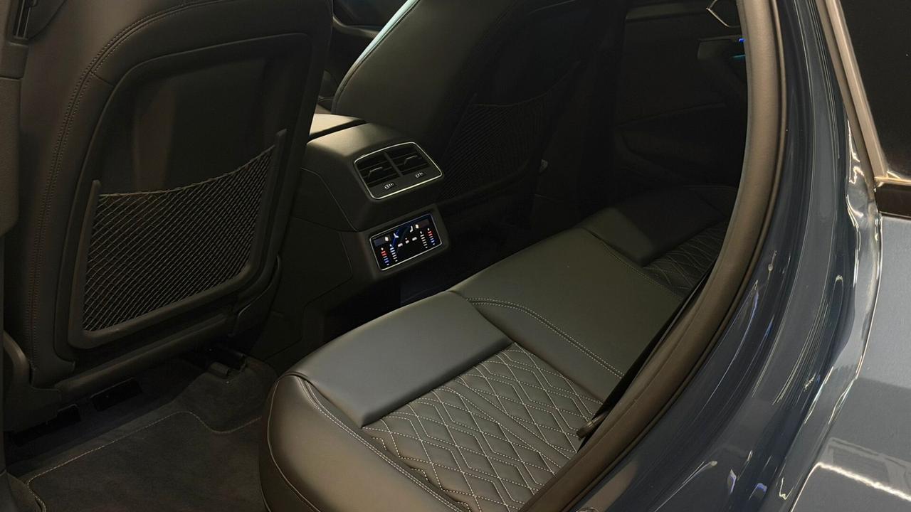 Audi Q8 e-tron SPB 55 quattro S line edition