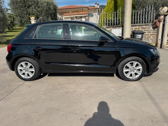 Audi A1 1.6 TDI 90cv sportback Attraction