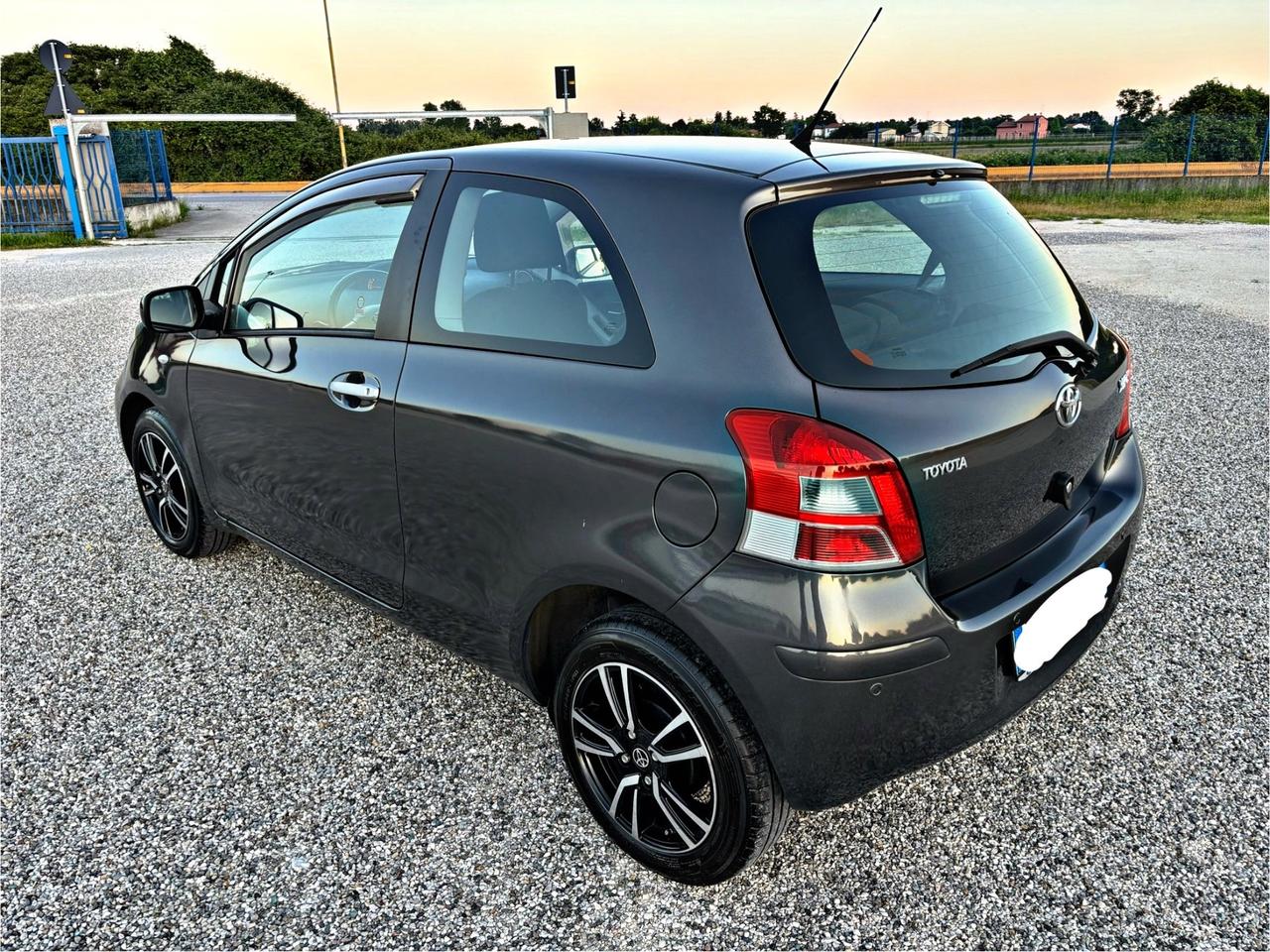 Toyota Yaris 1.3 Dual VVT-i 100cv Neopatentati 2010