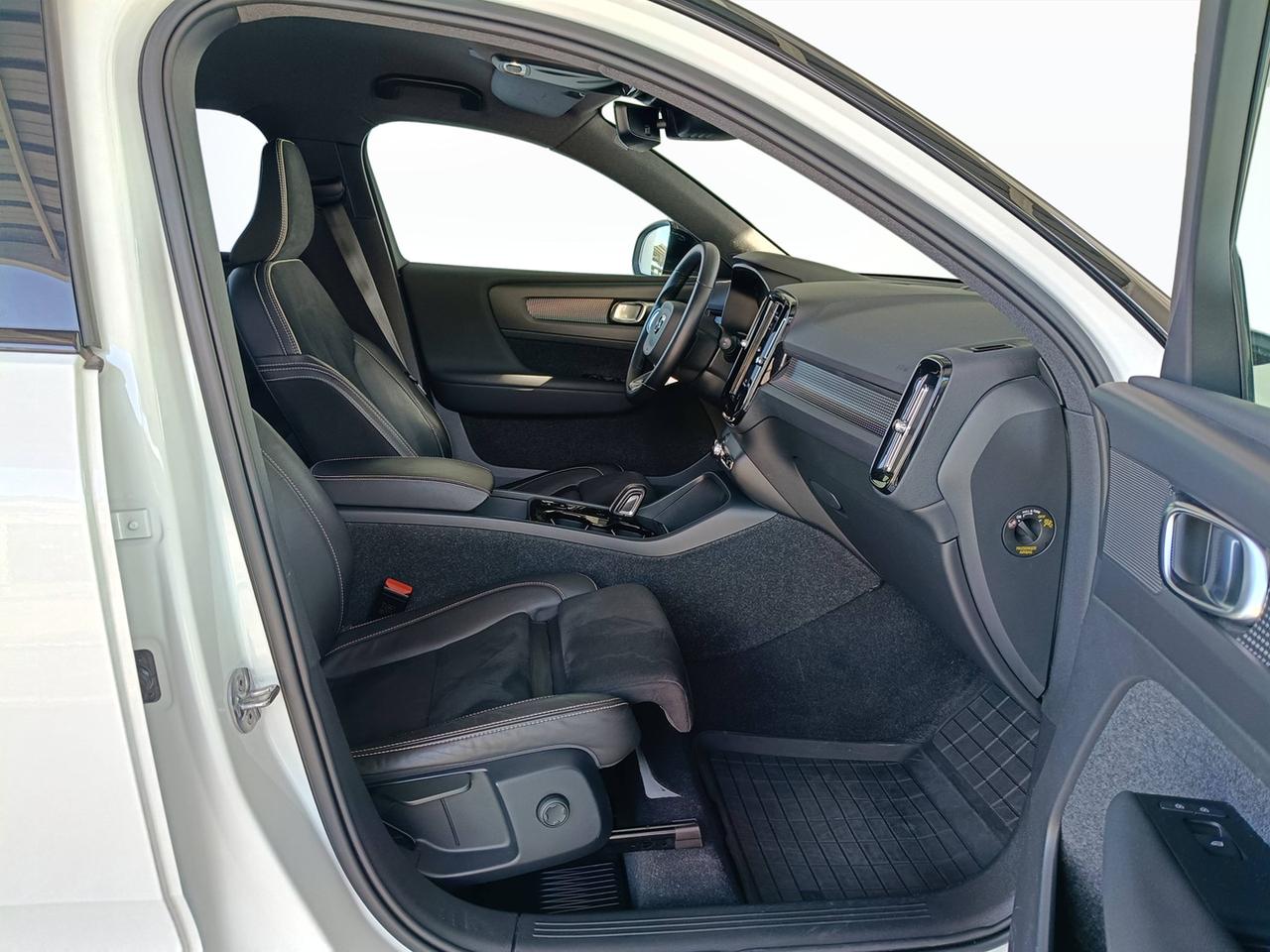 VOLVO XC40 - XC40 1.5 t4 phev R-design auto my21