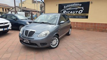 Lancia Ypsilon 1.3 MJT 75 CV Argento