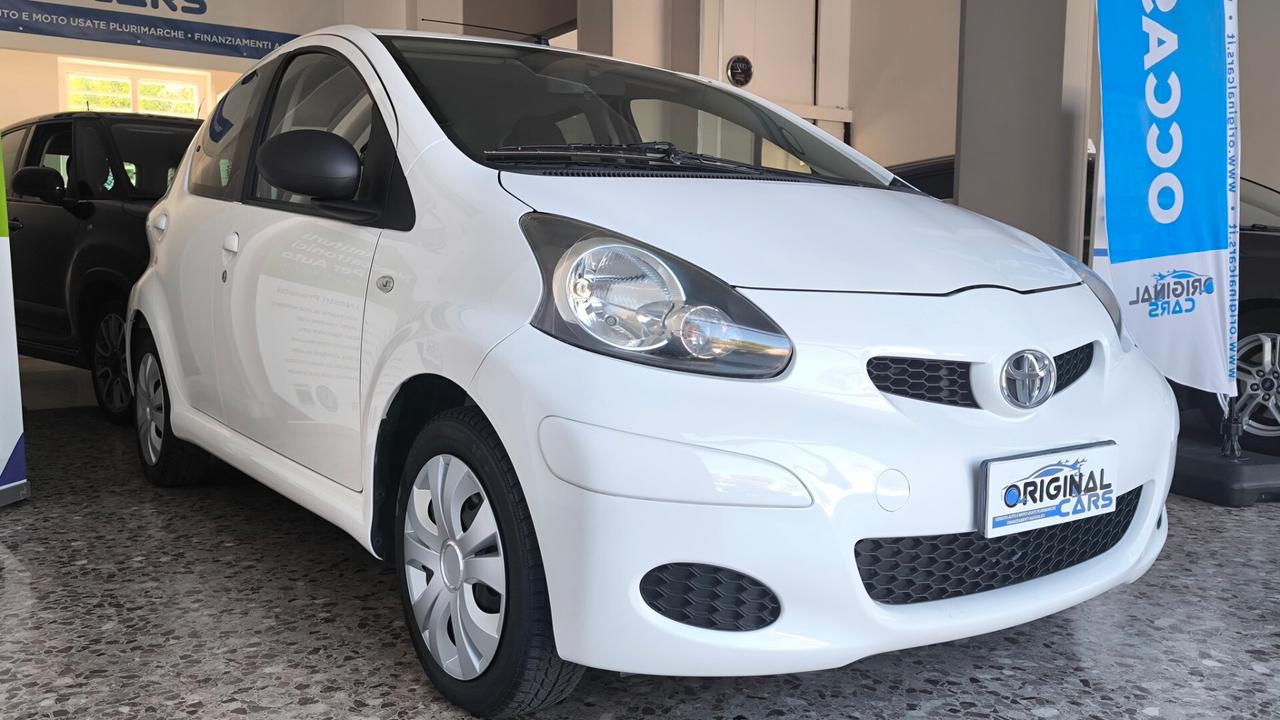 Toyota Aygo 1.0 12V VVT-i 5 porte Sol Connect