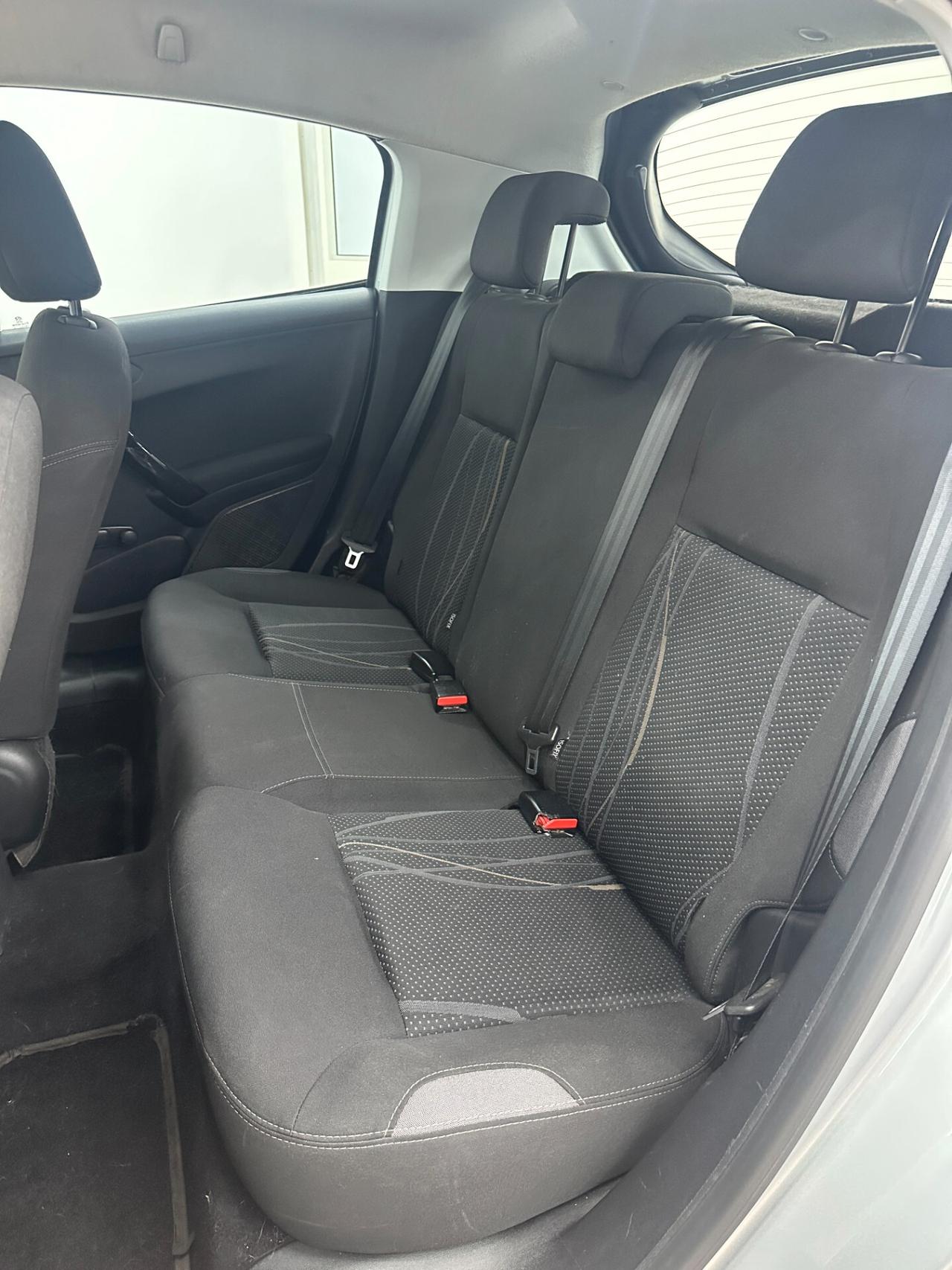 Peugeot 208 1.4 HDi 68 CV 5 porte Active