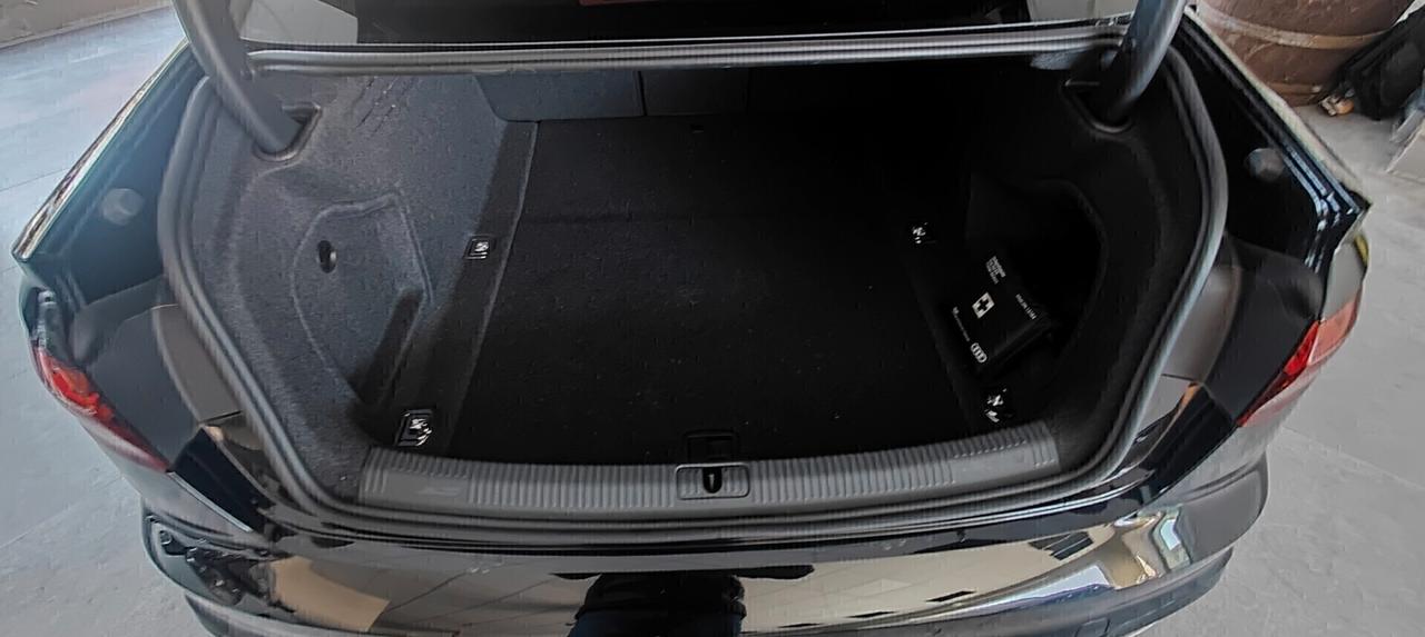 Audi A4 40 TDI quattro S tronic S line edition