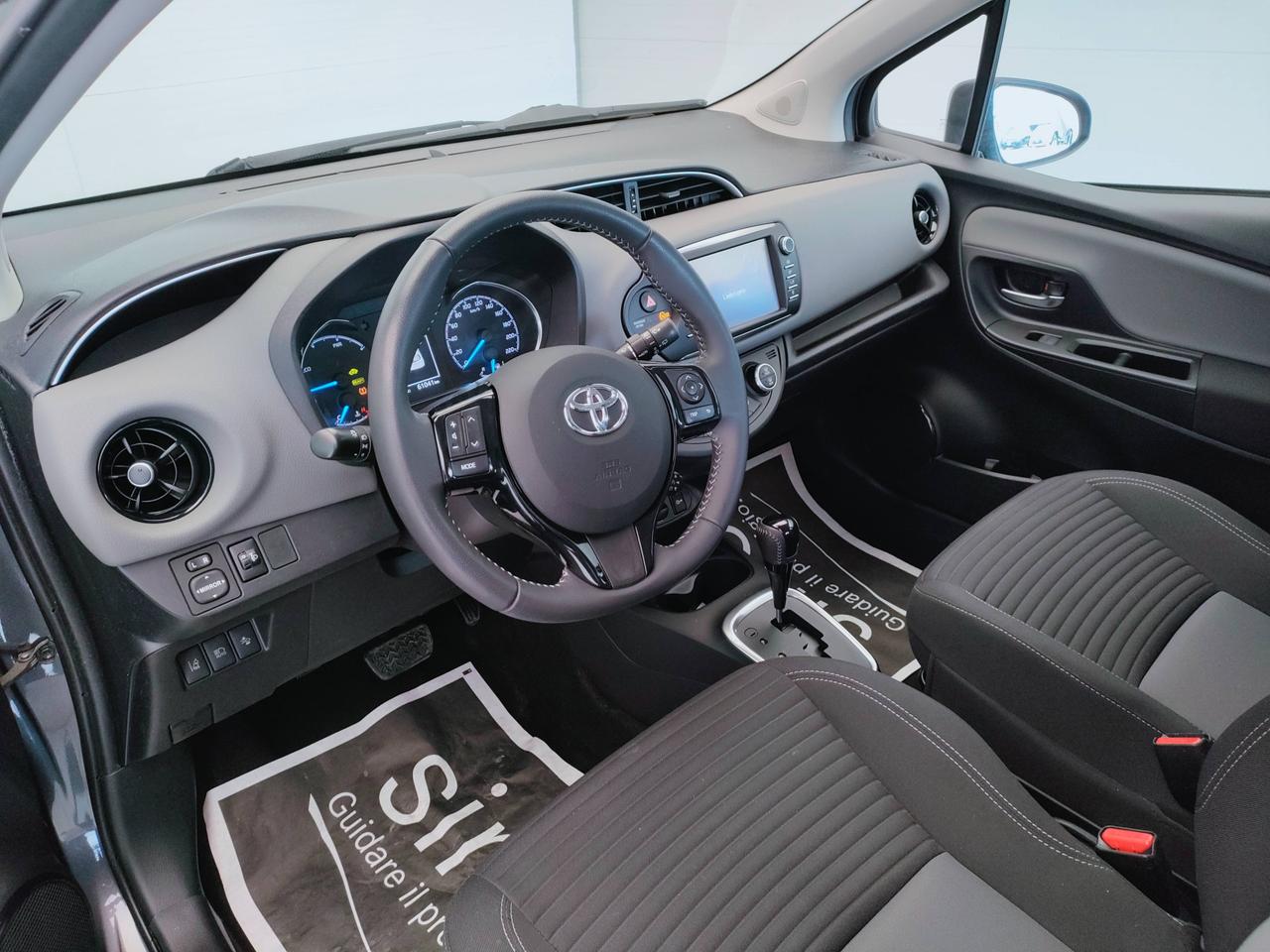 TOYOTA Yaris III 2017 - Yaris 5p 1.5h Cool