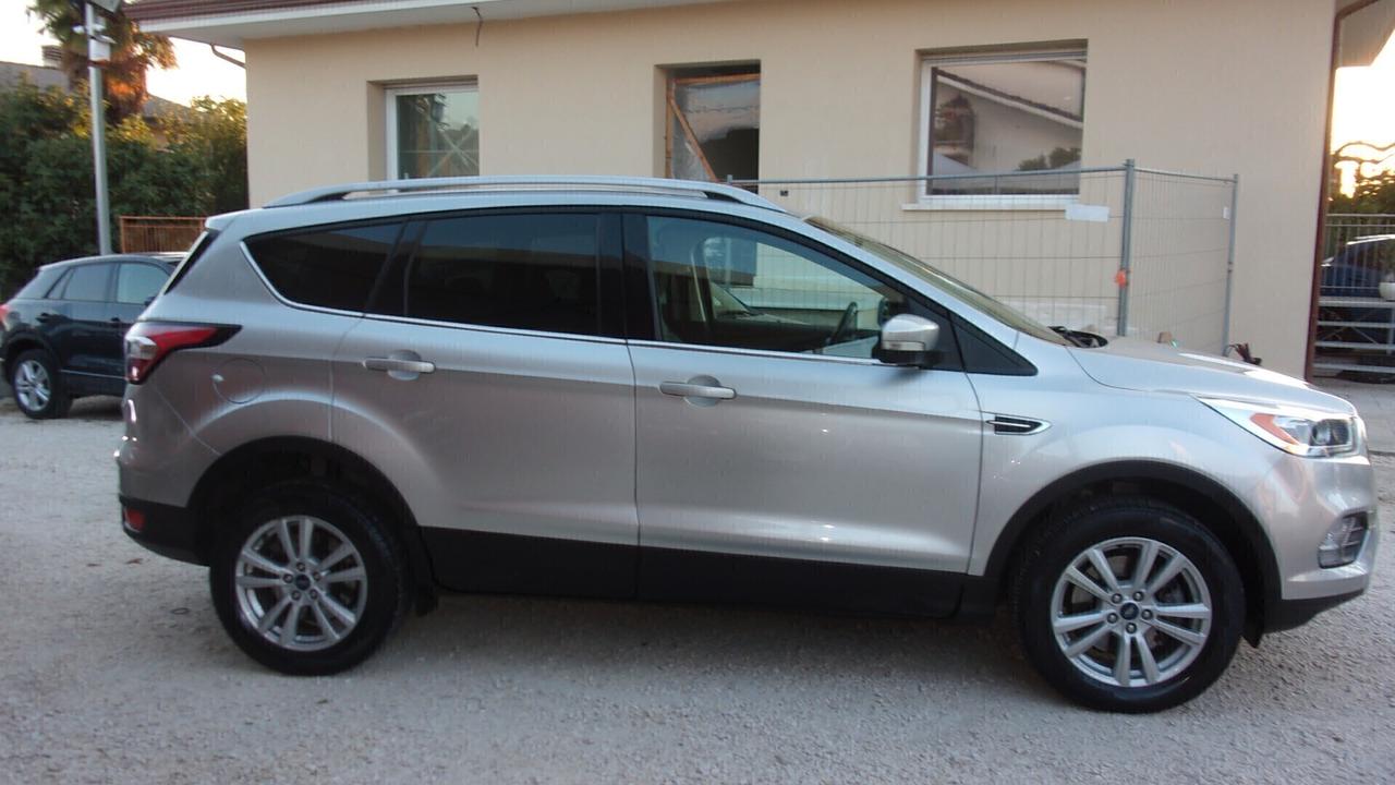 Ford Kuga 1.5 TDCI 120 CV S&S 2WD Titanium
