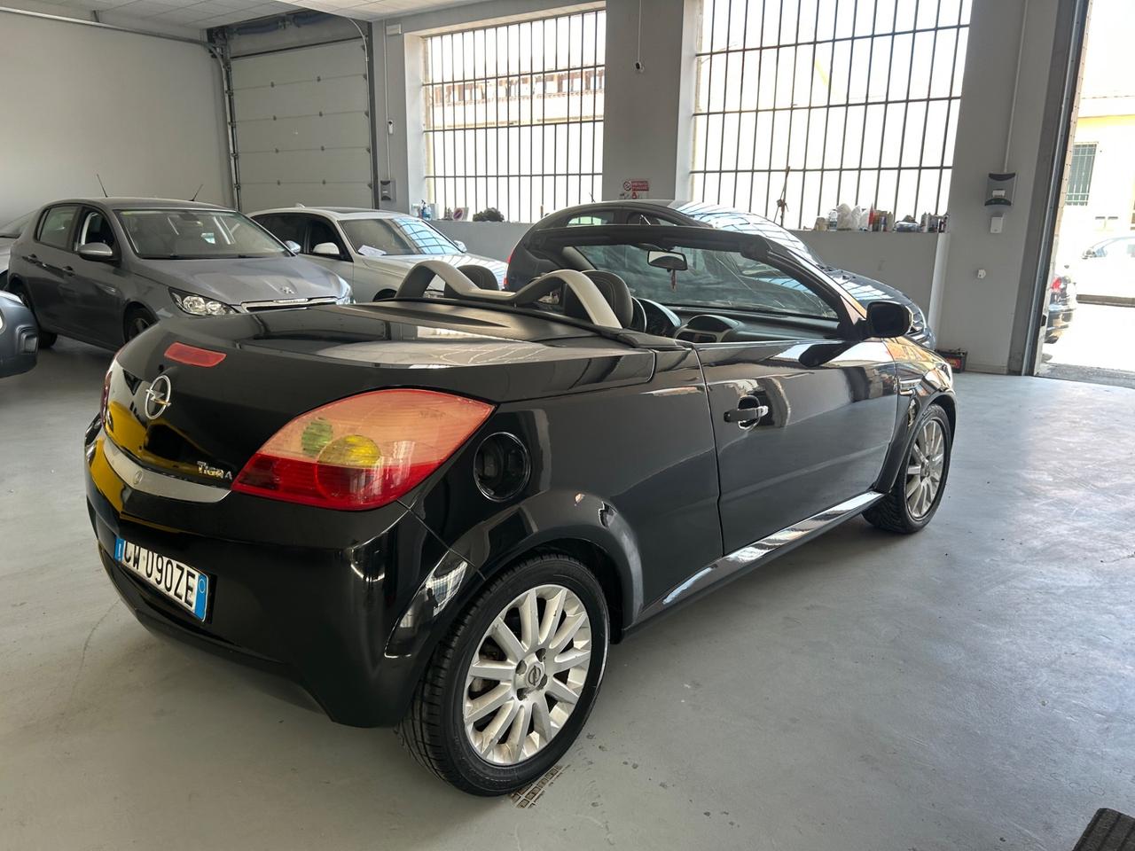 Opel Tigra TwinTop 1.4 16V Sport