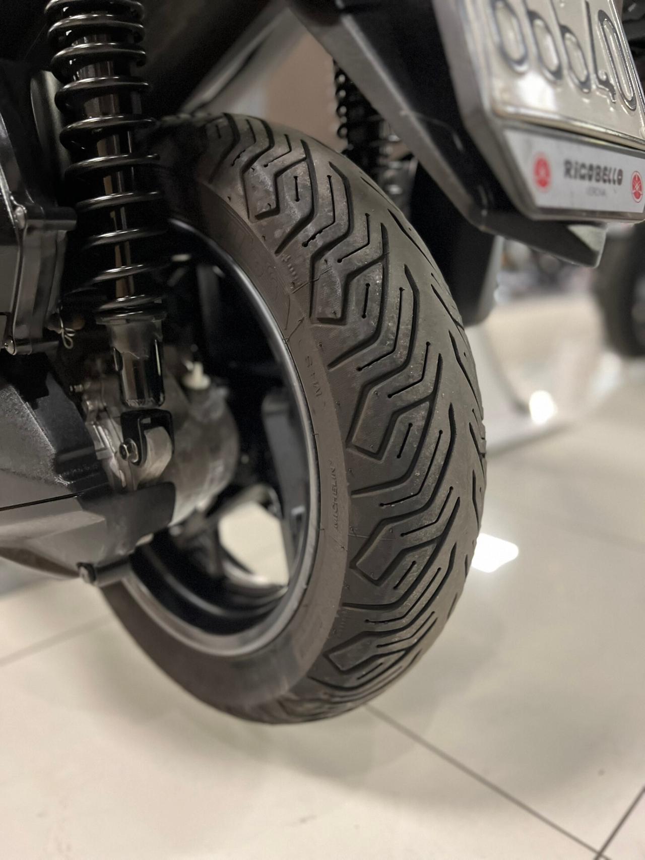 Yamaha X-Max 300