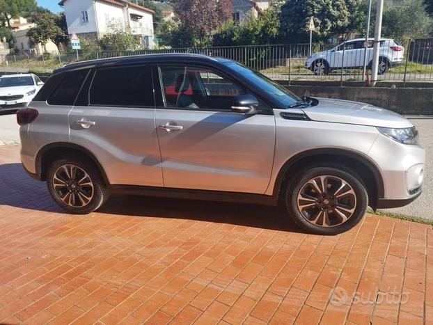 Suzuki Vitara 1.4 Hybrid Top