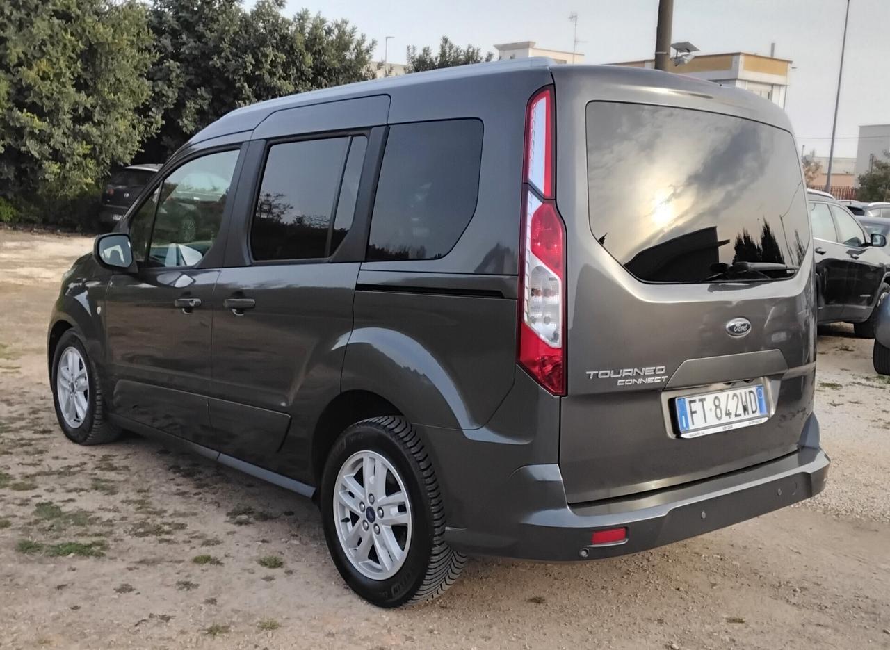 Ford Tourneo Connect 1.5 TDCi 120 CV Powershift Titanium
