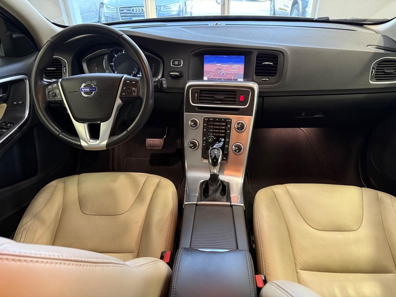 Volvo V60 Cross Country V60 Cross Country D4 Geartronic Business Plus