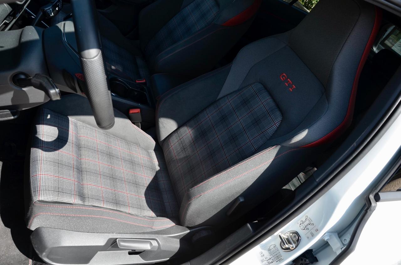 VOLKSWAGEN GOLF GTI 8.5 2.0 TSI 265cv DSG, PREZZO REALE, PRONTA CONSEGNA, PARI AL NUOVO, GARANZIA UFF VW, UNICOPROP, BOLLO E SUPERBOLLO PAGATI, EURO 6E, FARI IQ, PERMUTE