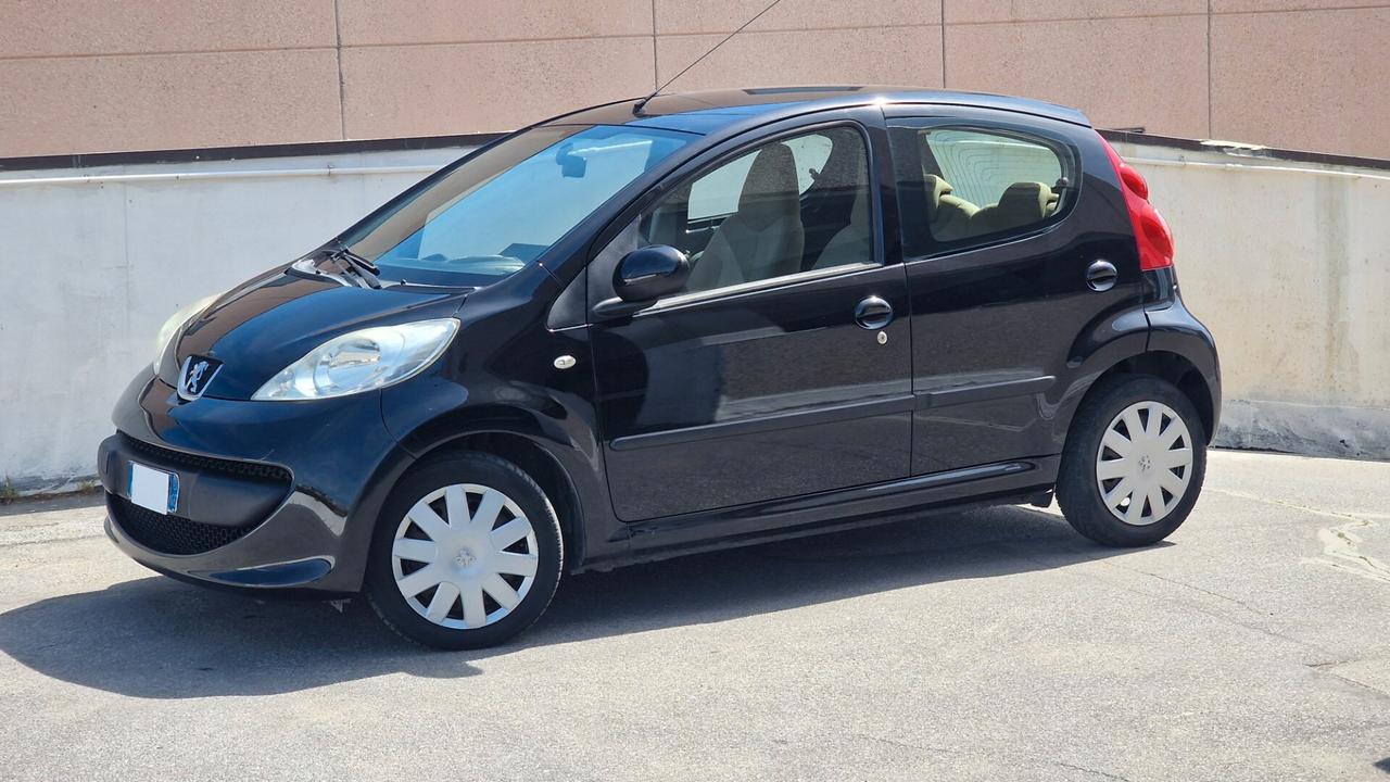 Peugeot 107 1.0 68CV 5p. Sweet Years