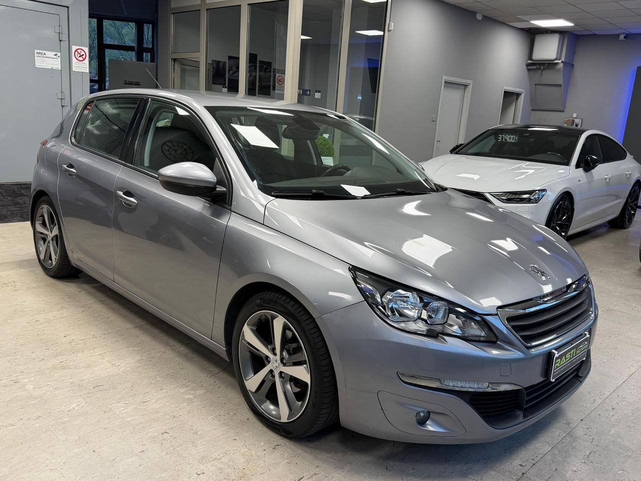 Peugeot 308 1.6 e-HDi 115 CV Stop&Start Allure