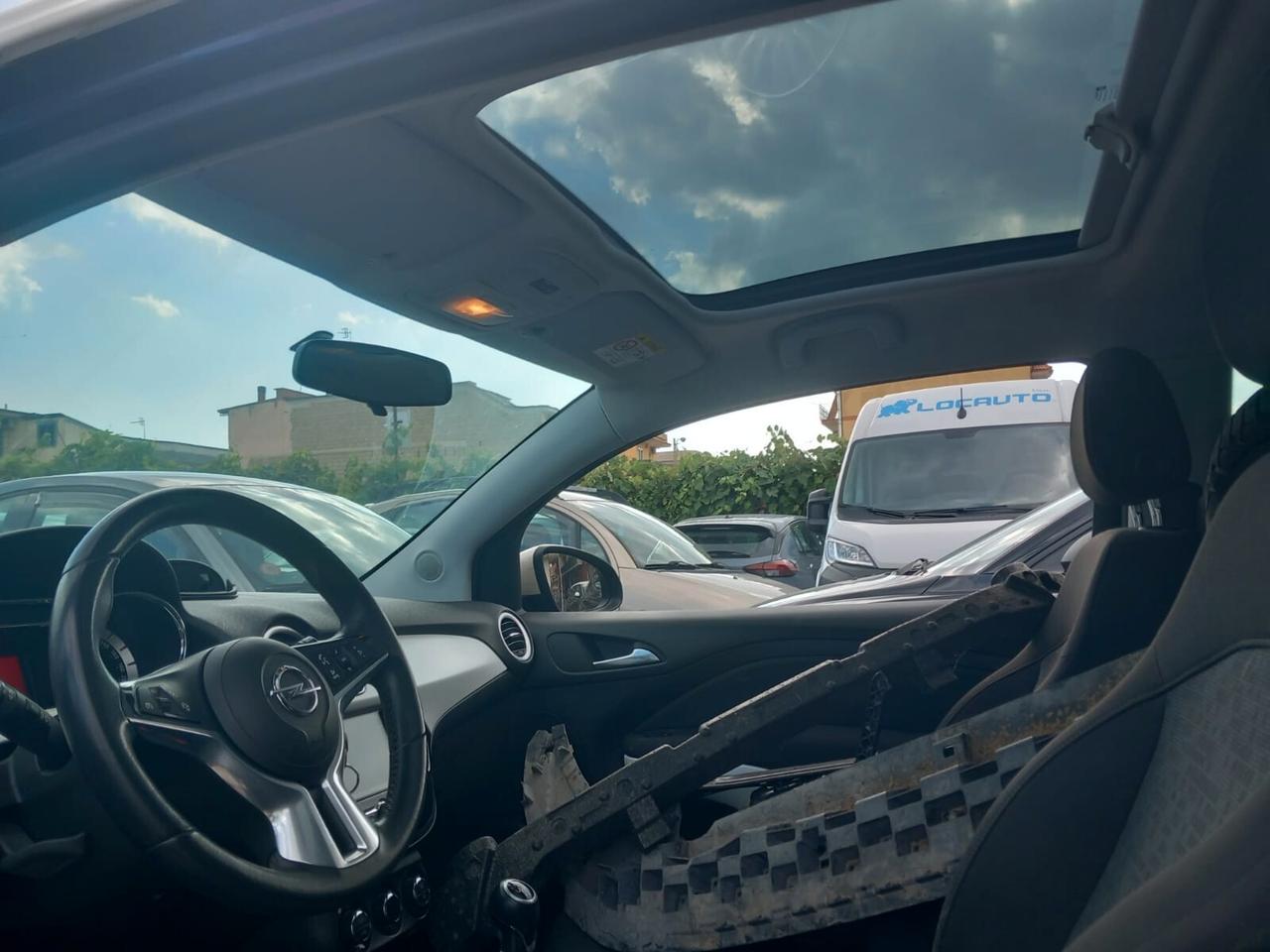Opel Adam 1.2 70 CV Black Jack