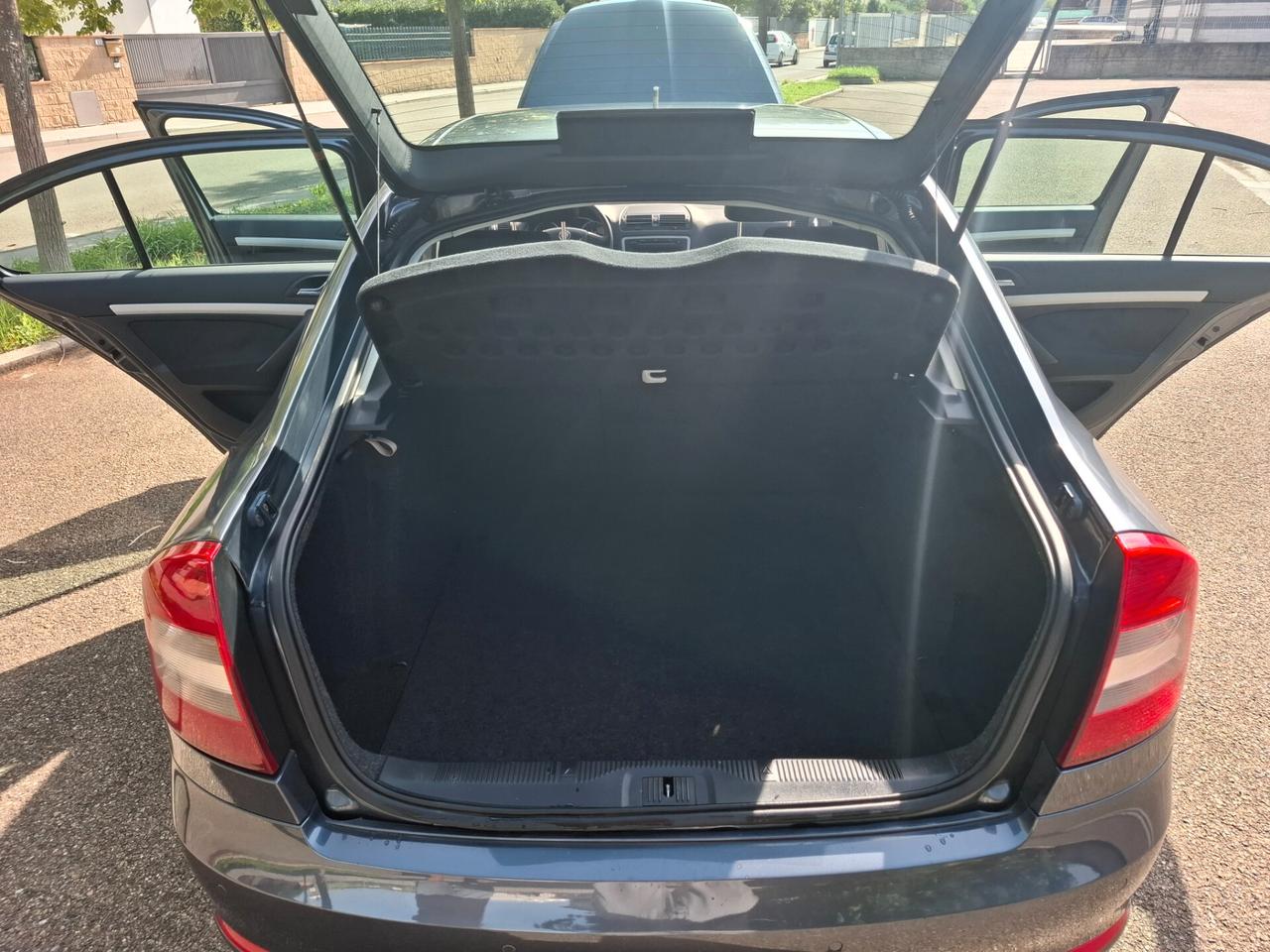 Skoda Octavia 1.6 TDI CR F.AP. Elegance