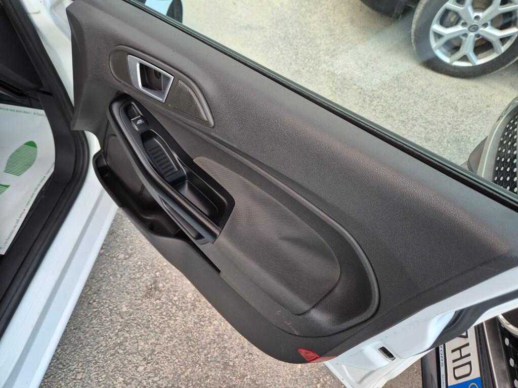 Ford Fiesta 1.5 TDCi 75CV 5 porte Titanium