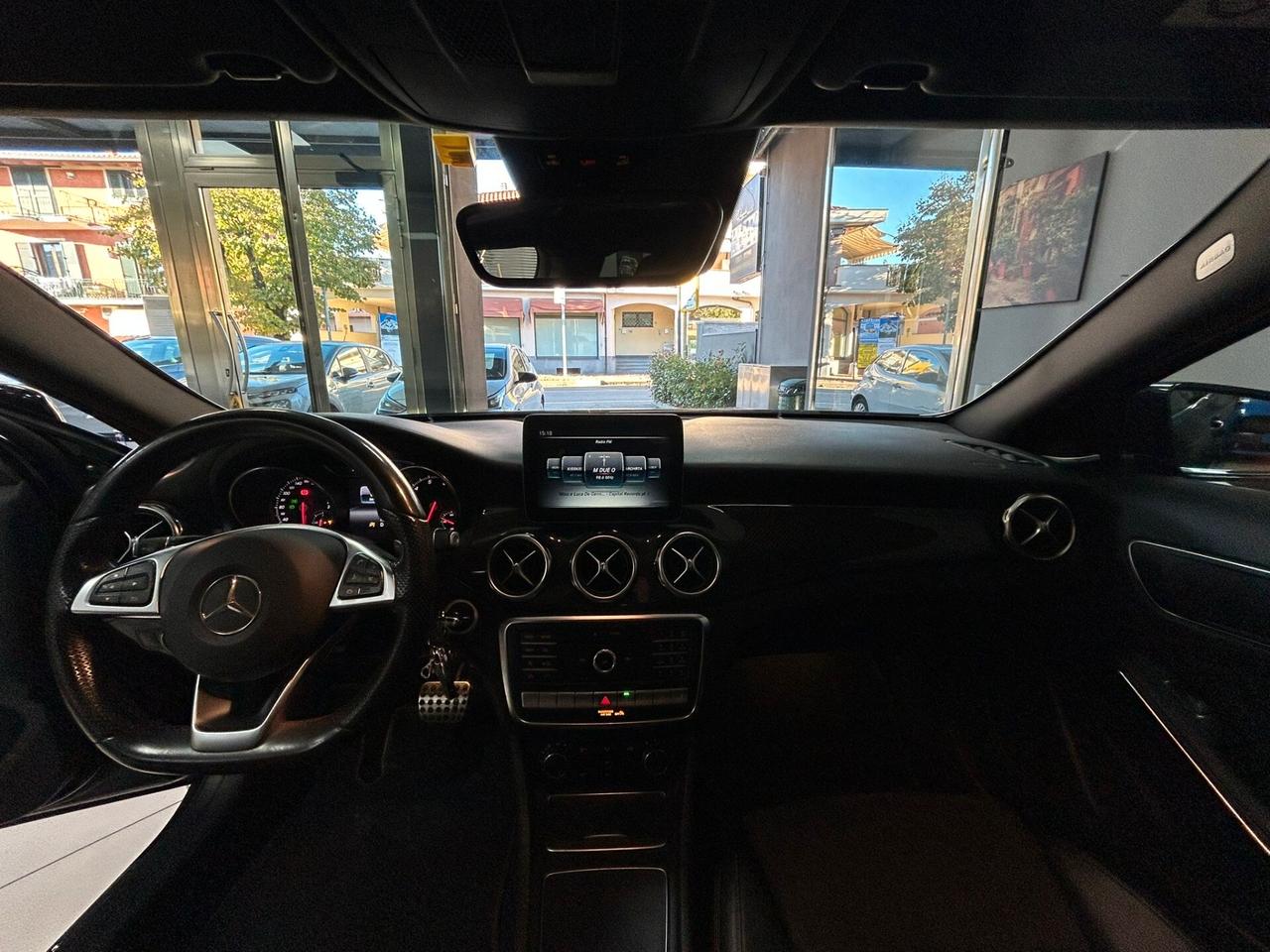 Mercedes-benz GLA 250 Auto 4Matic Premium AMG-Line