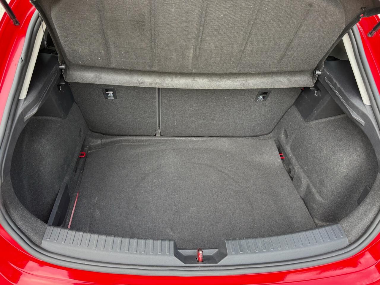 SEAT Leon 2021 2.0 TDI 115cv cambio manuale