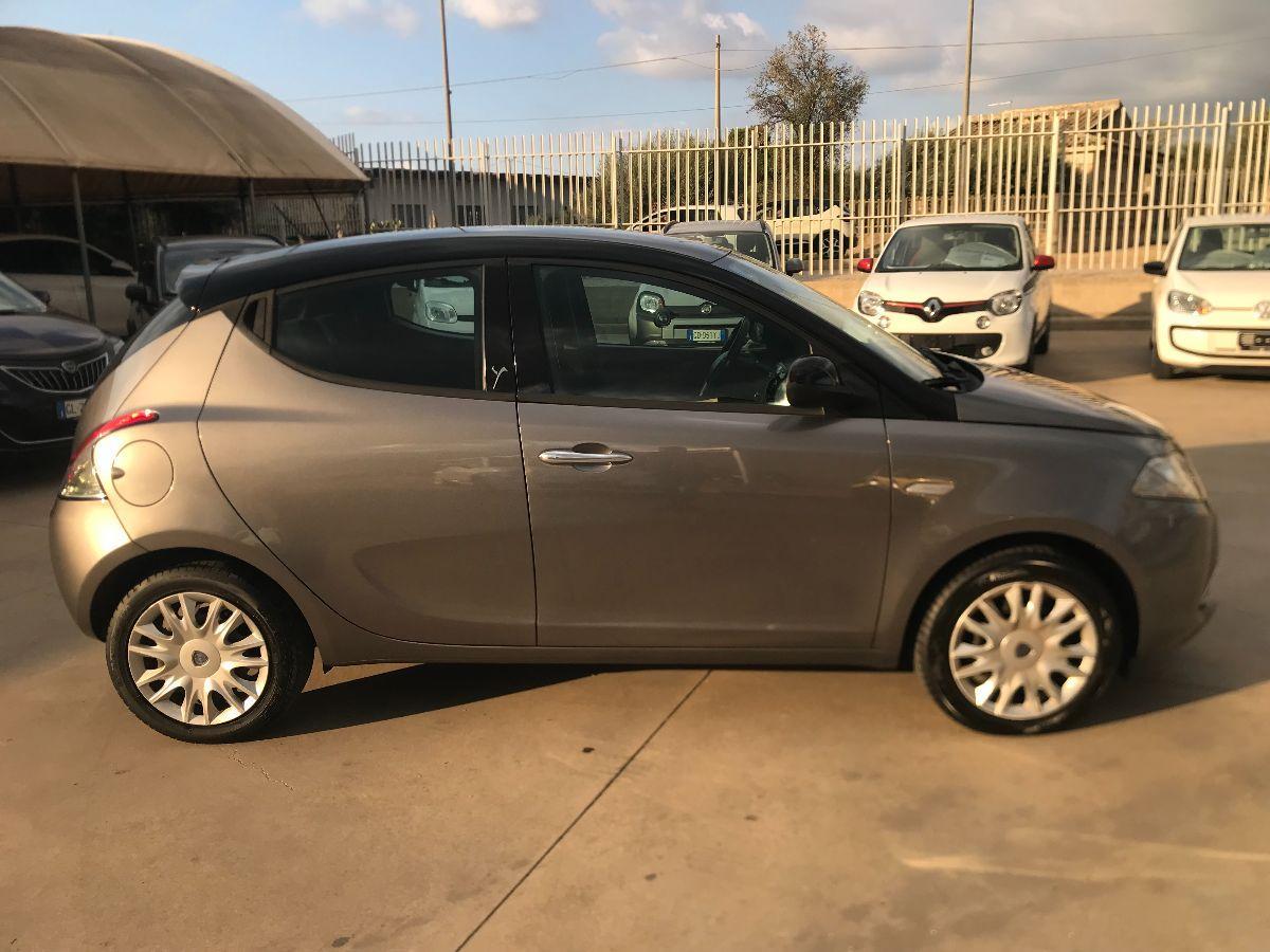 LANCIA Ypsilon 1.2 69 CV 5 porte S&S Gold