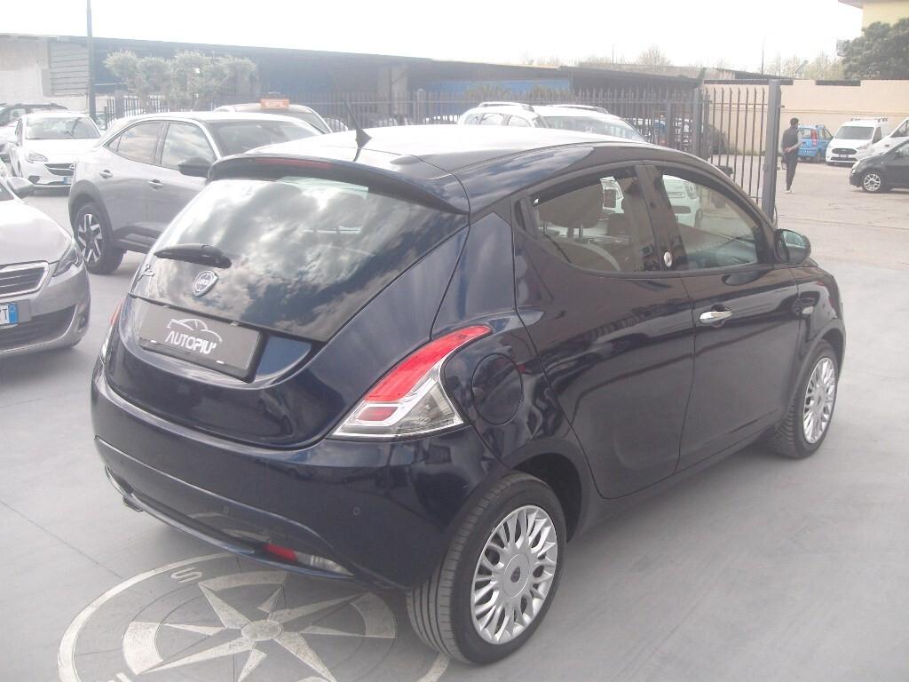 Lancia Ypsilon 1.2 69 CV GPL Ecochic Gold - 2016