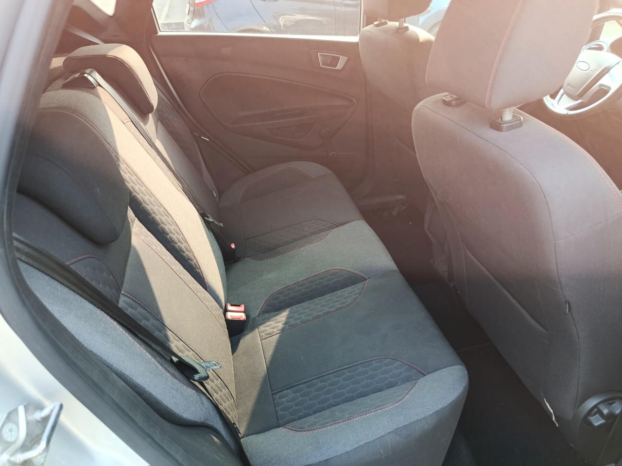 Ford Fiesta 1.5 TDCi 75CV 5 porte ST-Line OK NEOPATENTATI