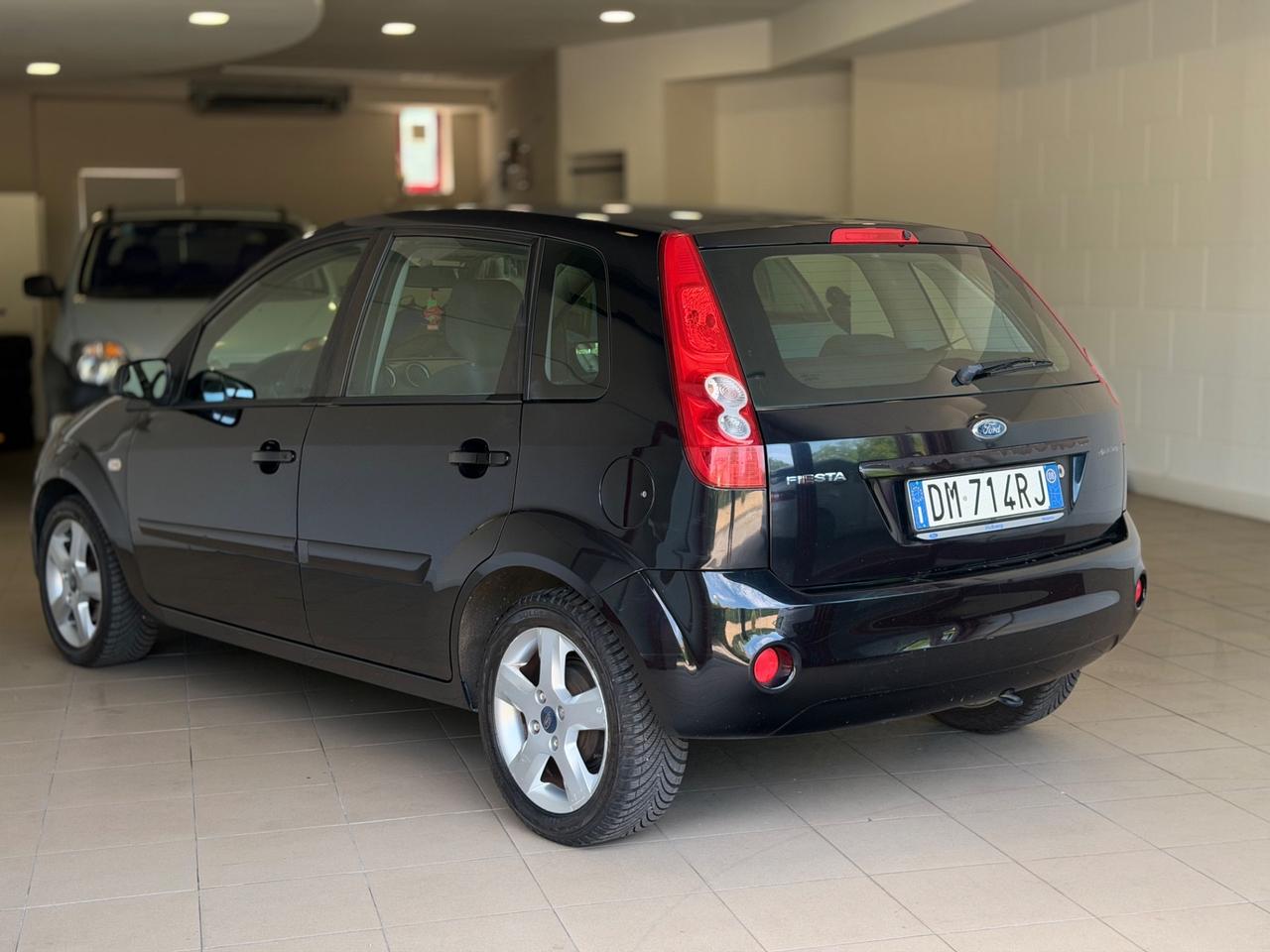 Ford Fiesta 1.2 16V 5p. Clever