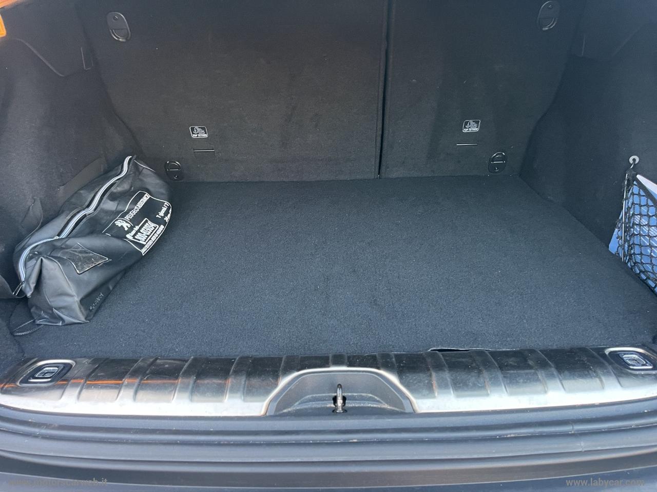 PEUGEOT 2008 BlueHDi 100 S&S Allure