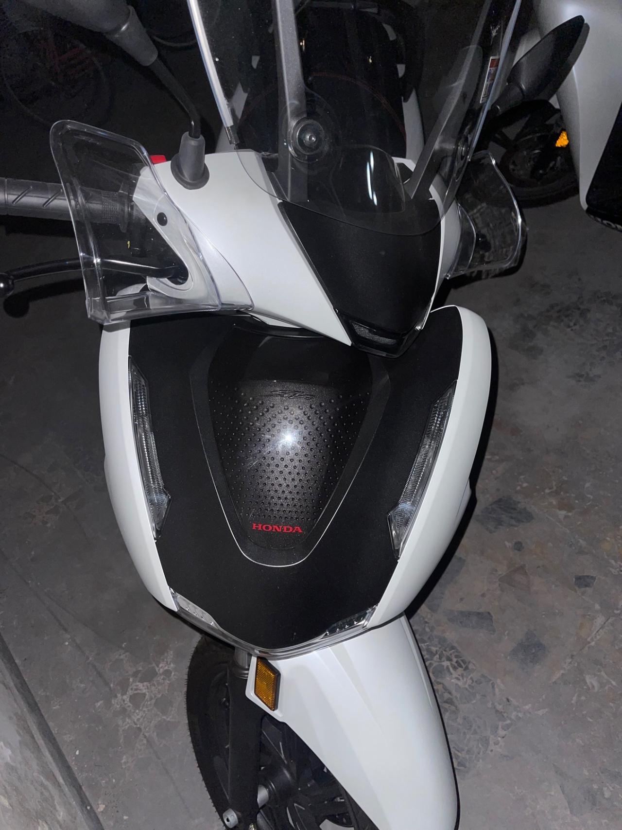 Honda SH 350 Sport