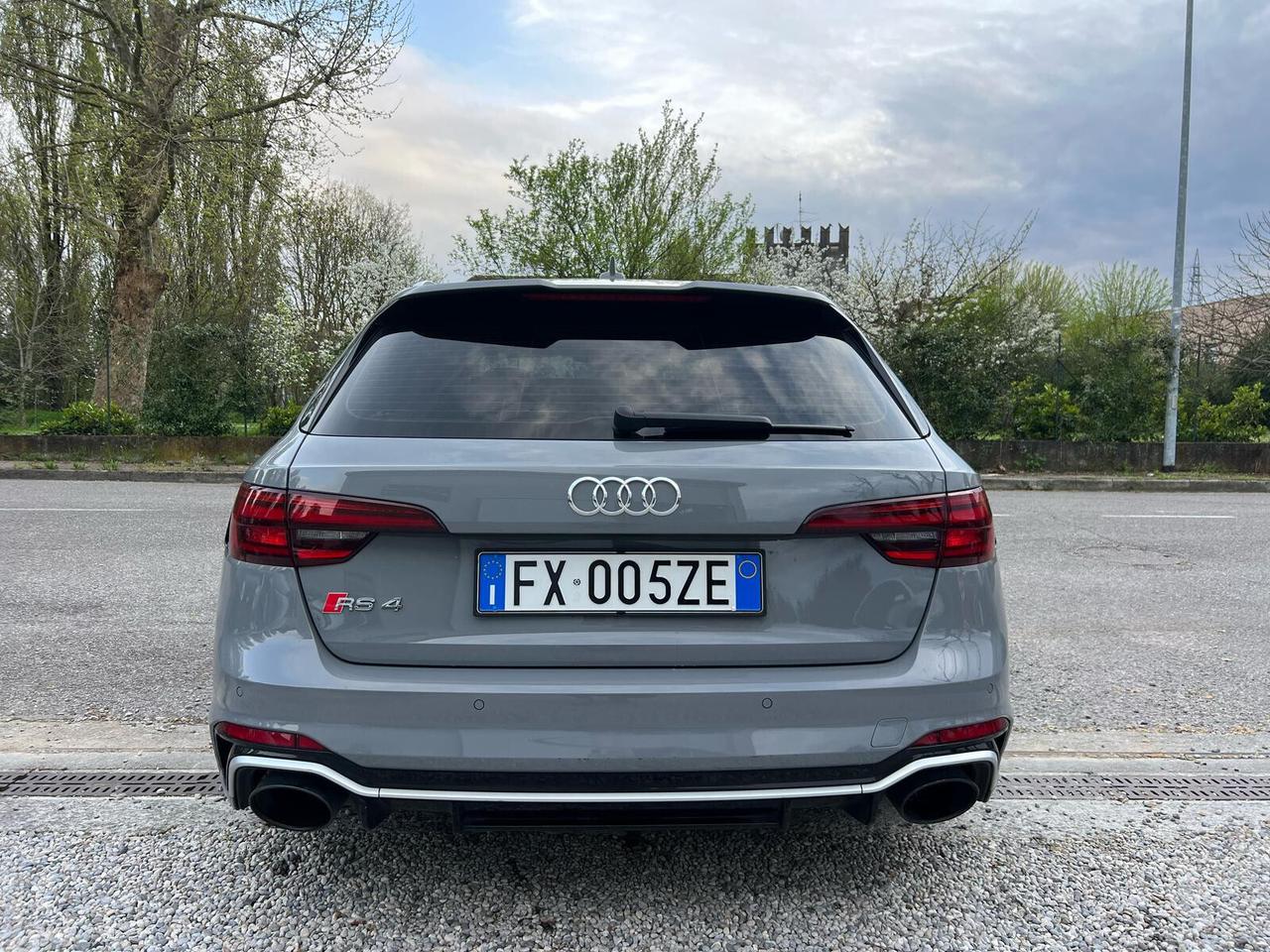 Audi A4 RS4 Avant 3.0 TFSI quattro RS 450CAVALLI
