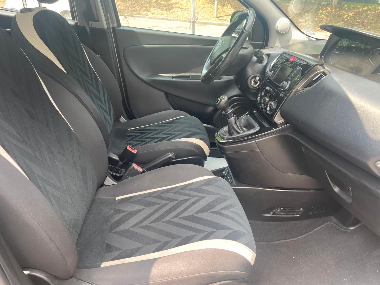 Lancia Ypsilon 1.2 69 CV 5 porte GPL Ecochic Gold - OK NEOPATENTATI