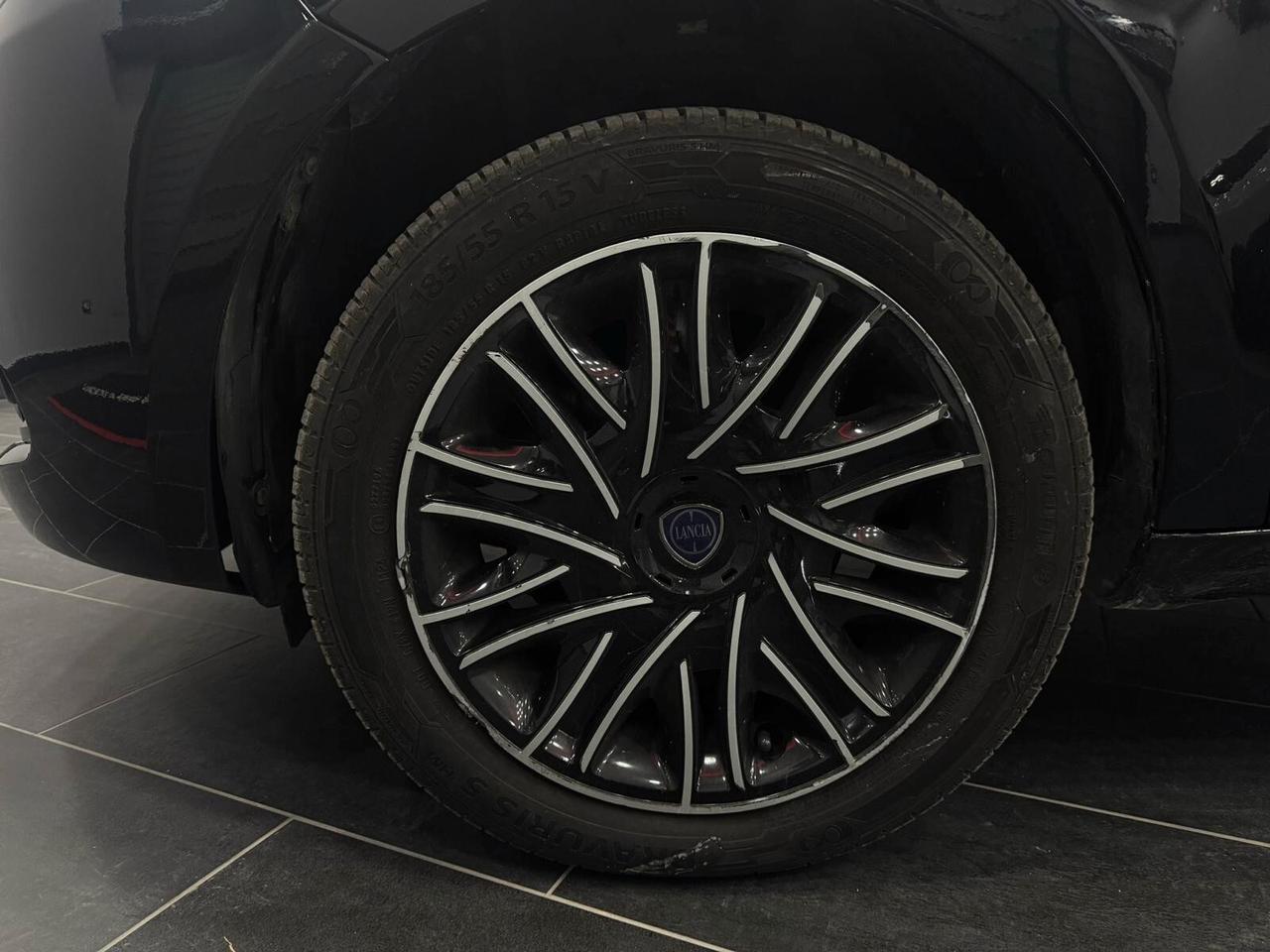 Lancia Ypsilon 1.0 FireFly 5 porte S&S Hybrid Ecochic UnYca