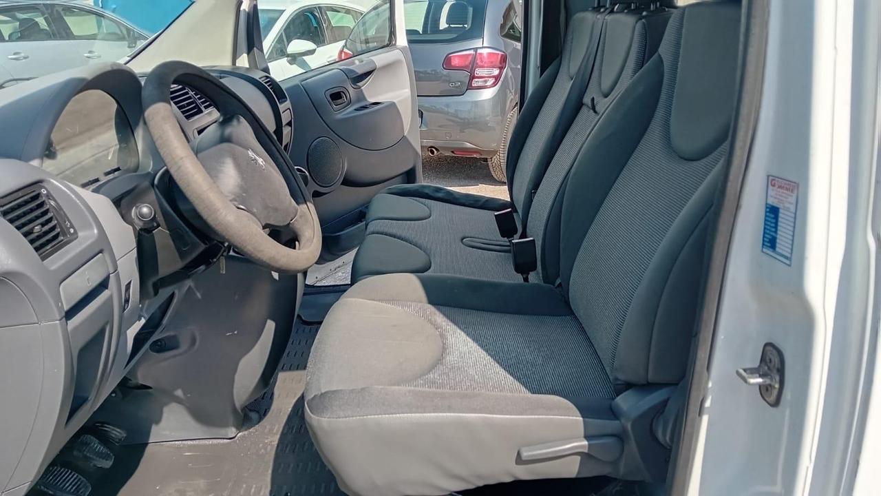 Peugeot expert cargo 3 post-2.0 hdi -12/2010