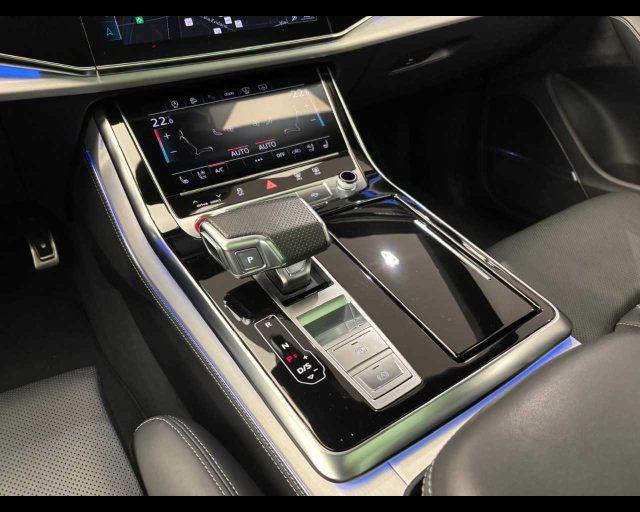 AUDI SQ8 TFSI quattro tiptronic sport attitude