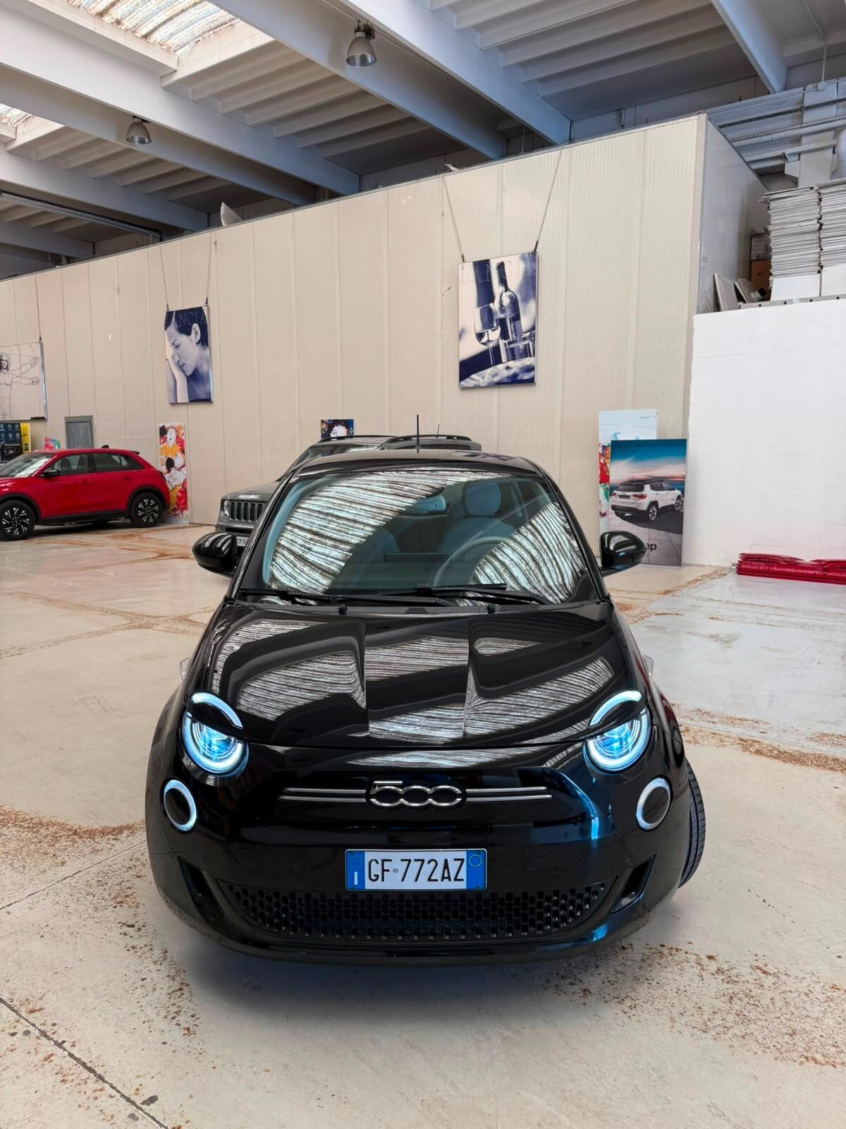 Fiat 500e 3+1 42 kWh La Prima