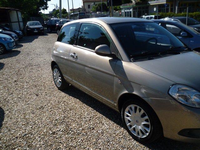 LANCIA Ypsilon 1.2 69 CV Argento