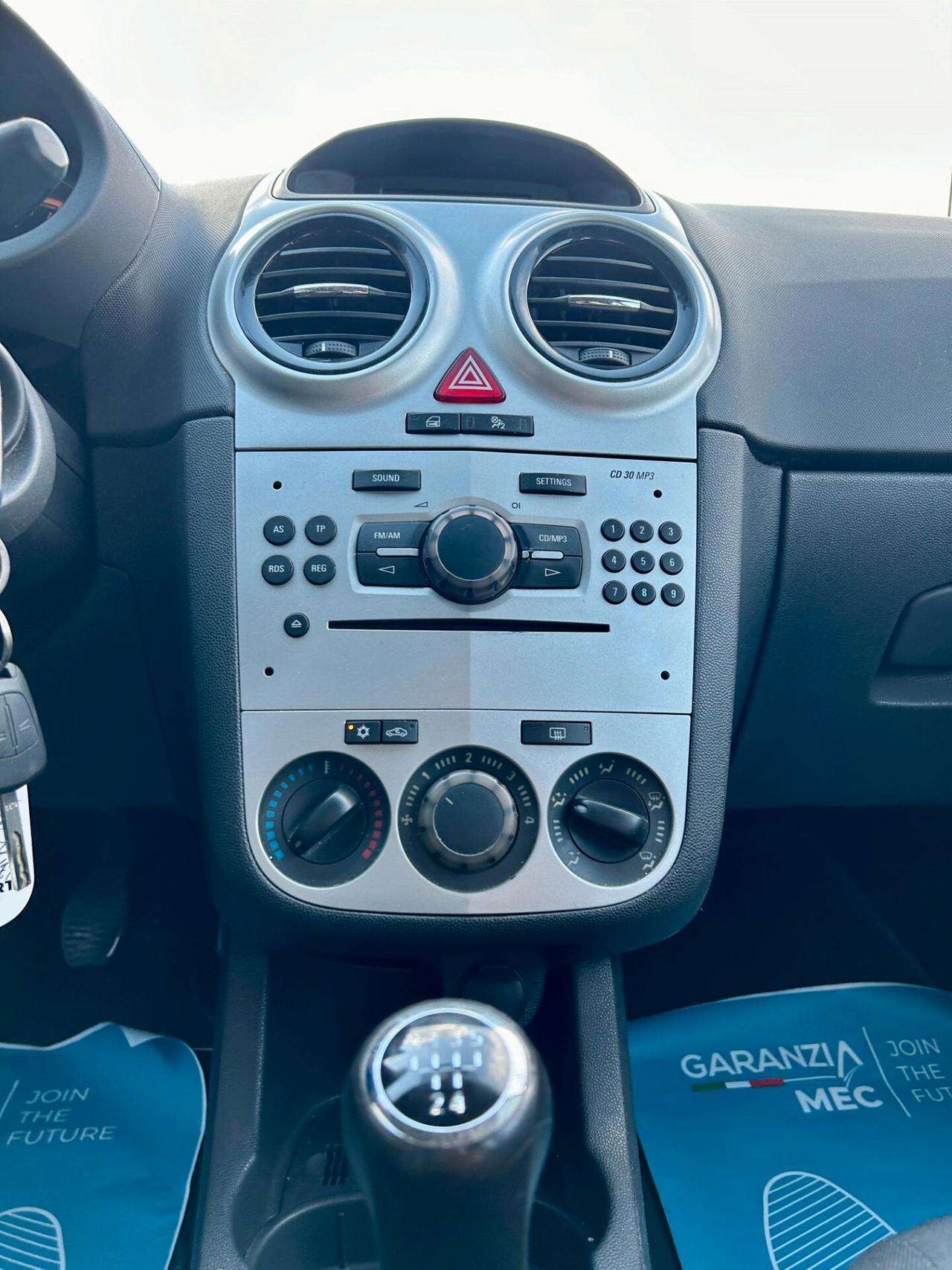 Opel Corsa 1.2 5 porte Cosmo - OK NEOPATENTATI