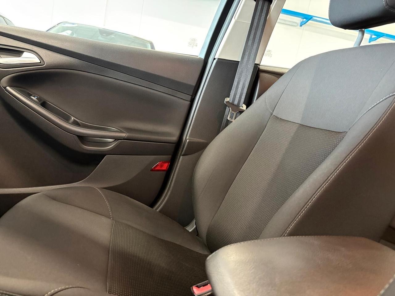 Ford Focus SW BUSINESS 1.5 TDCi 120 CV Powershift