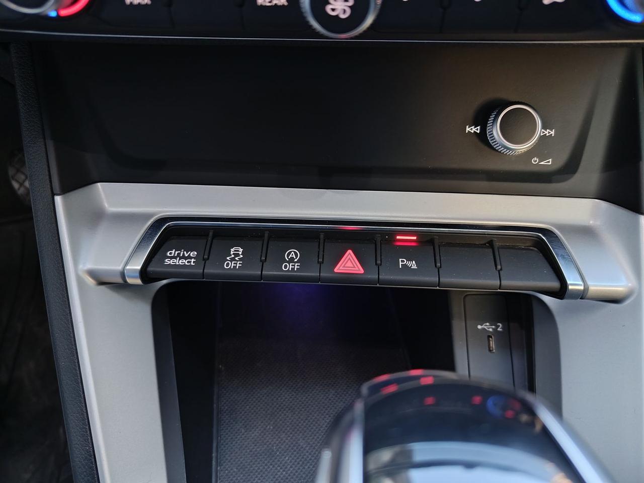 Audi Q3 Business Plus 2.0 35 TDI #8094