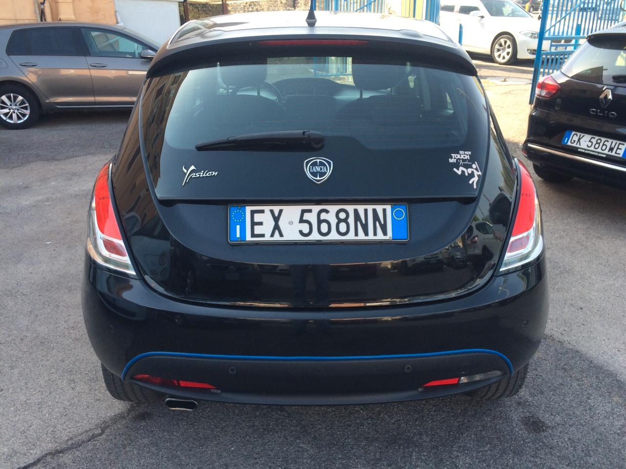 Lancia Ypsilon 0.9 TwinAir 85 CV tagliandata garanzia !!automatica