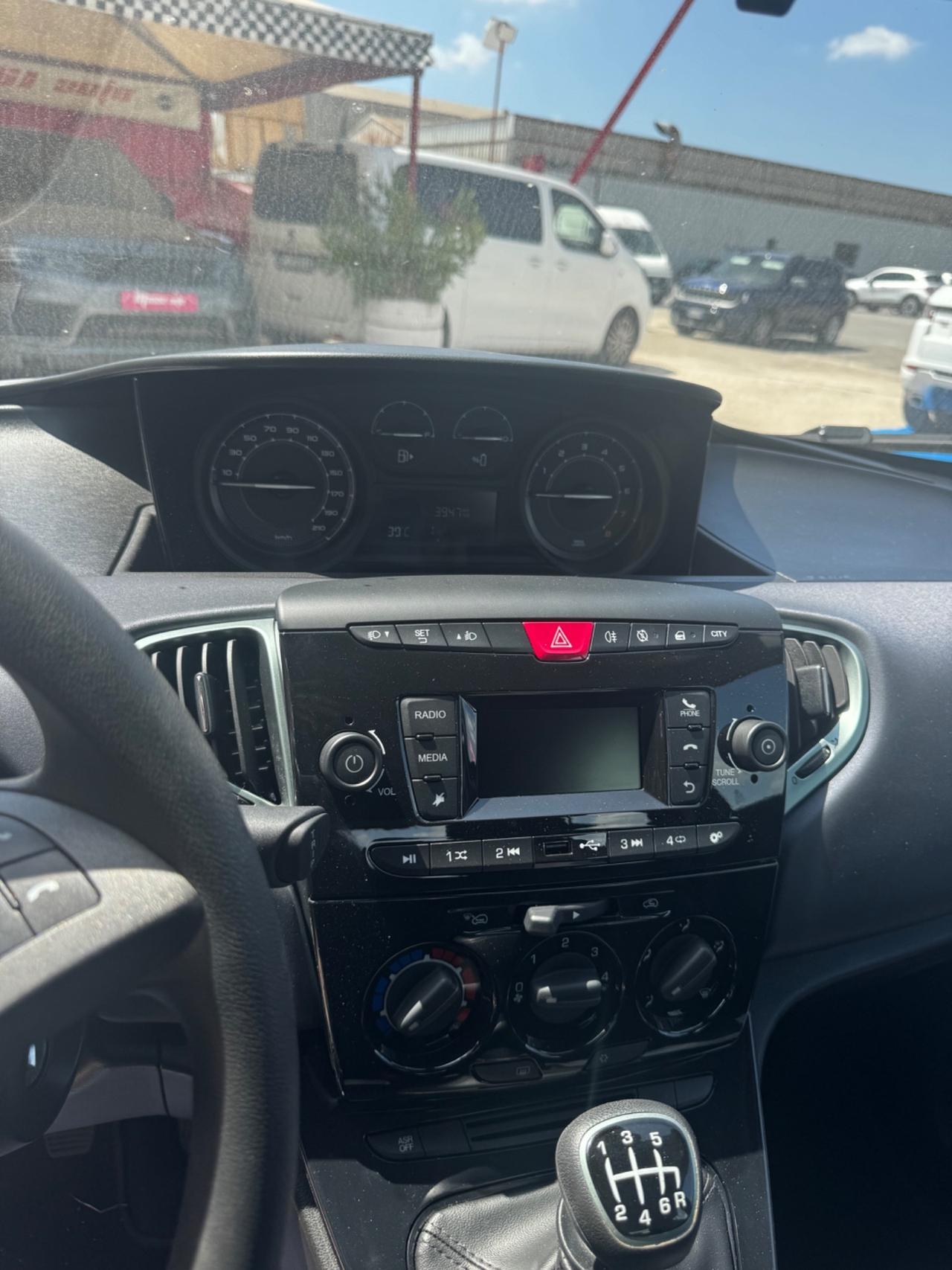 Lancia Ypsilon 1.0 FireFly 5 porte S&S Hybrid Silver Plus