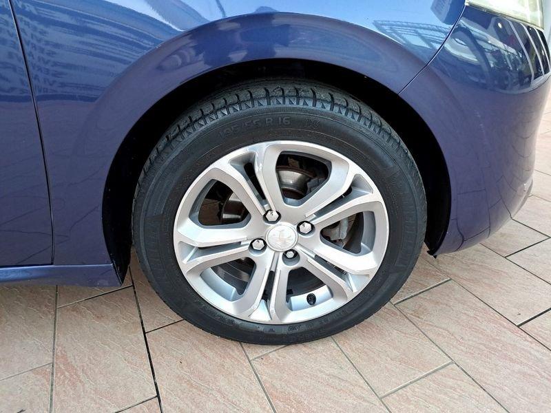 Peugeot 208 1.2 VTi 82 CV 5 porte Allure