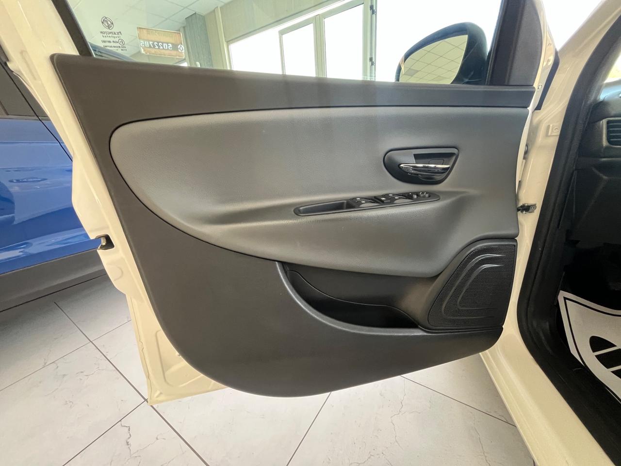 Lancia Ypsilon 1.2 69 CV 5 porte KM 104000