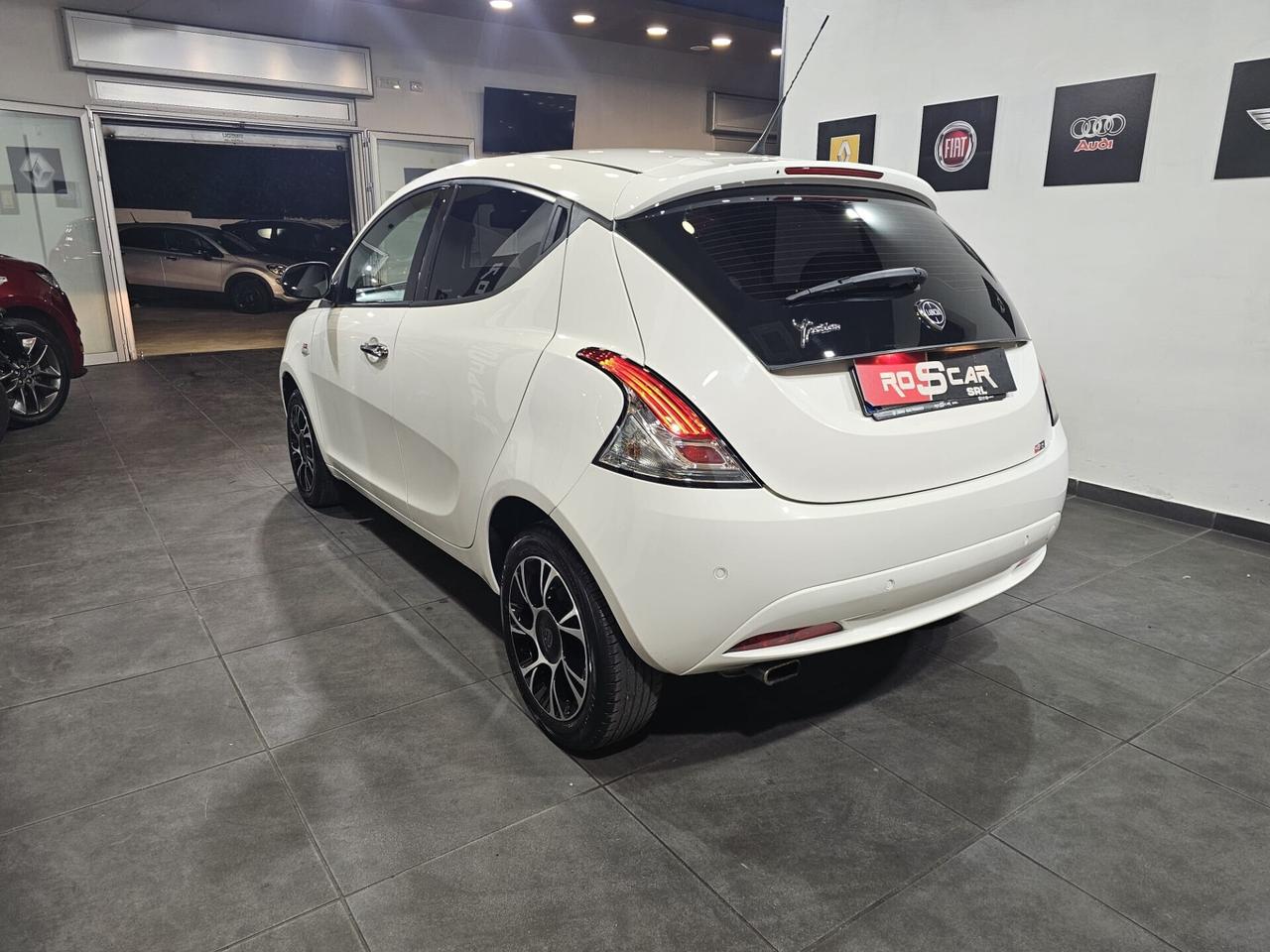 Lancia Ypsilon 1.2 69 CV Gold (29.000km)