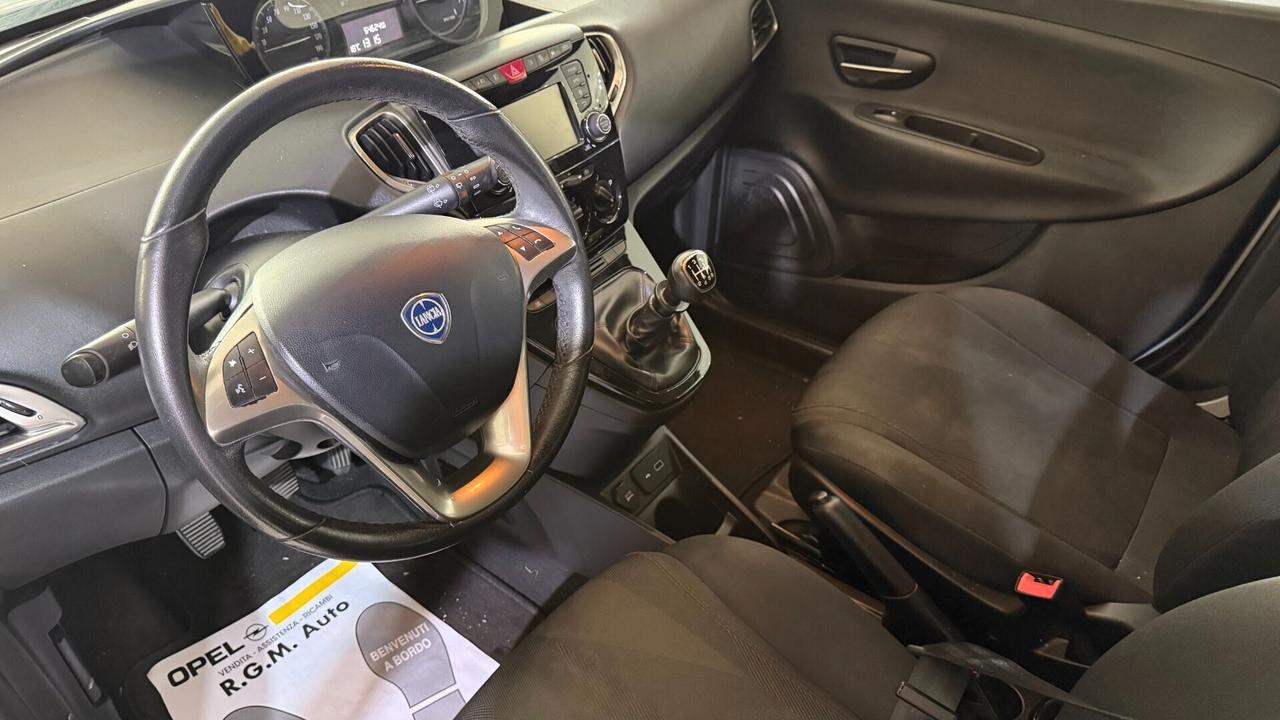 Lancia Ypsilon 1.0 FireFly 5 porte S&S Hybrid Ecochic Gold